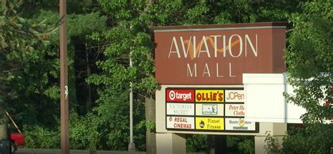 Aviation Mall open early, late for the holidays